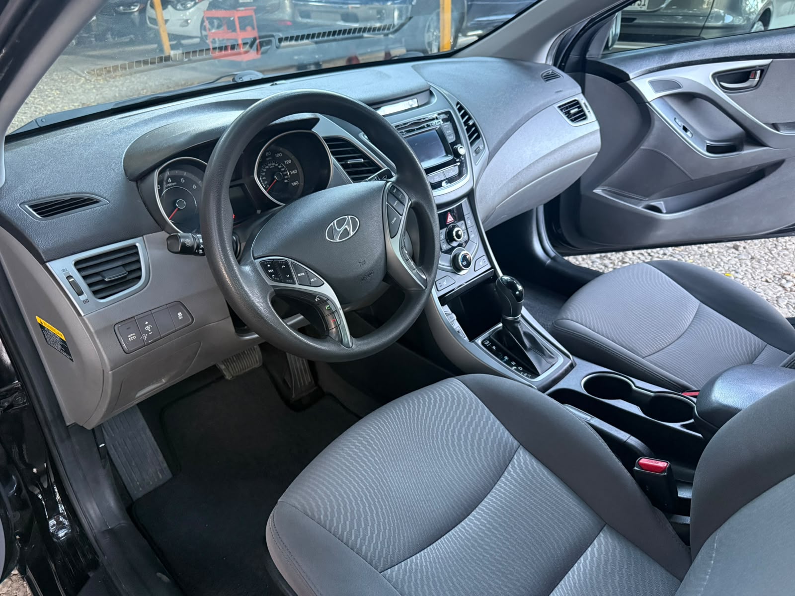 Hyundai Elantra 2014 - foto 3