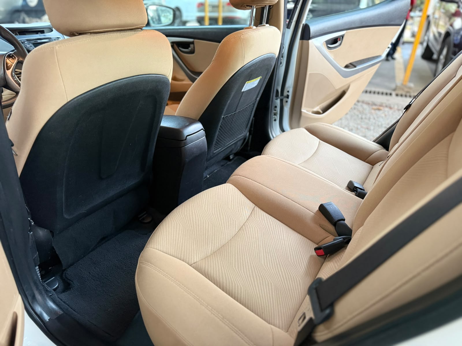 Hyundai Elantra 2013 - foto 3