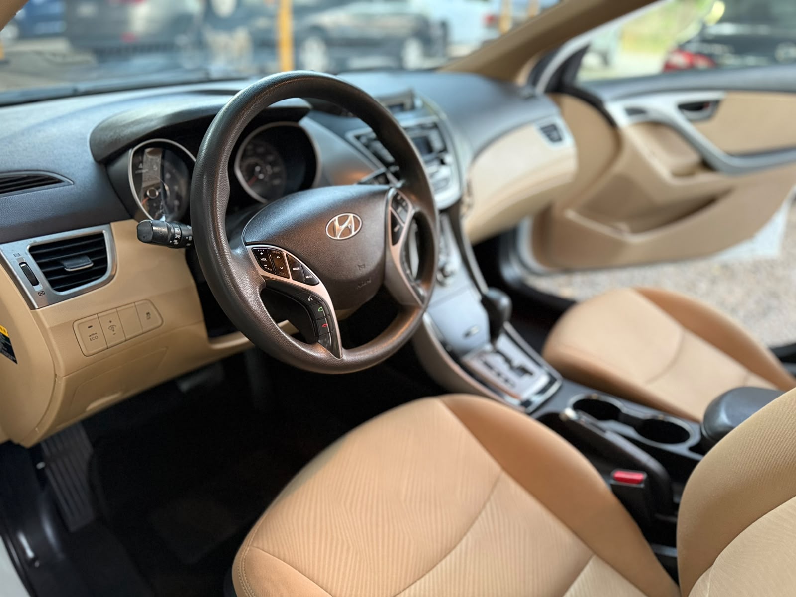 Hyundai Elantra 2013 - foto 5