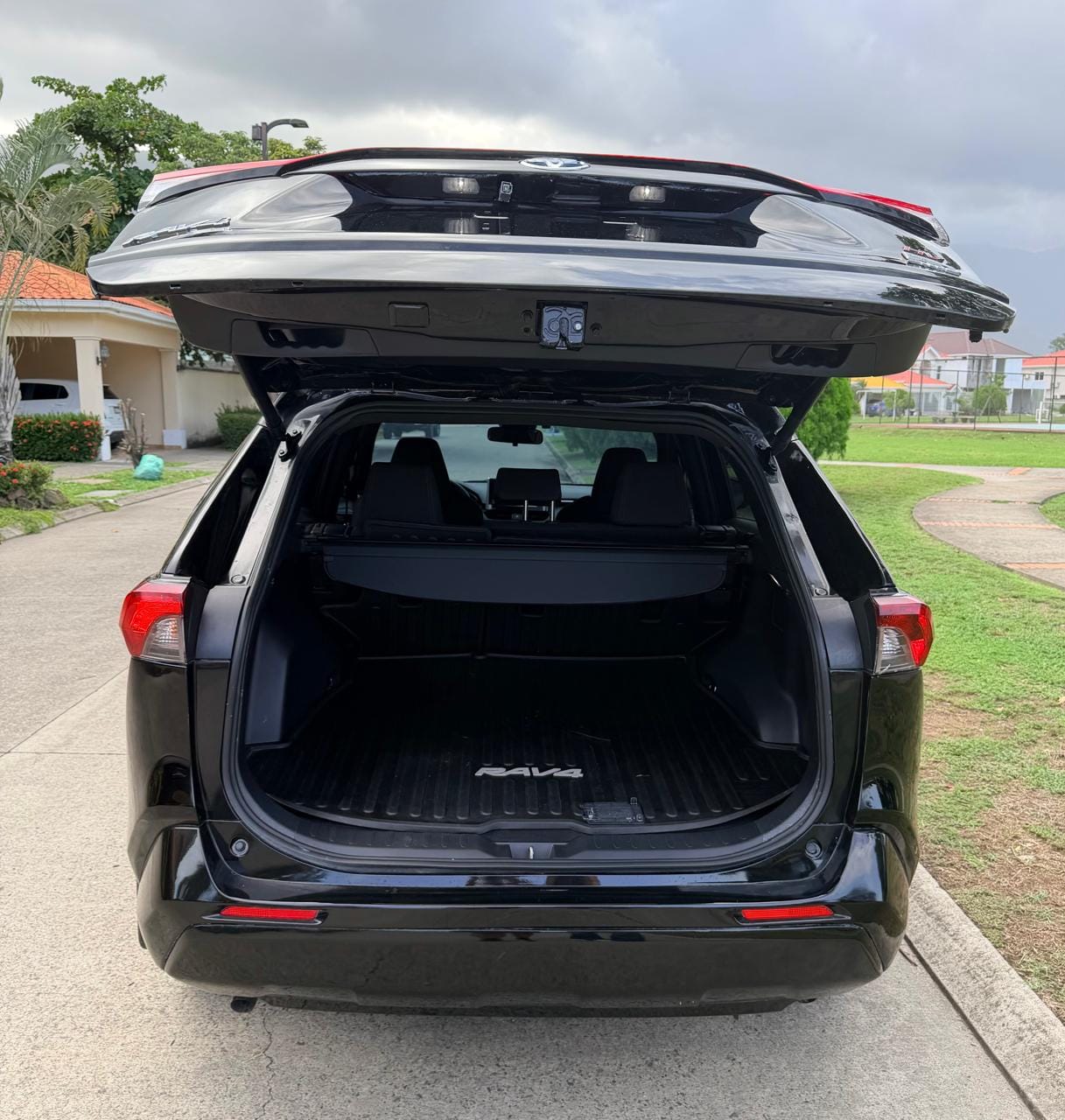Toyota RAV4 LE Hybrid 2025 - foto 3