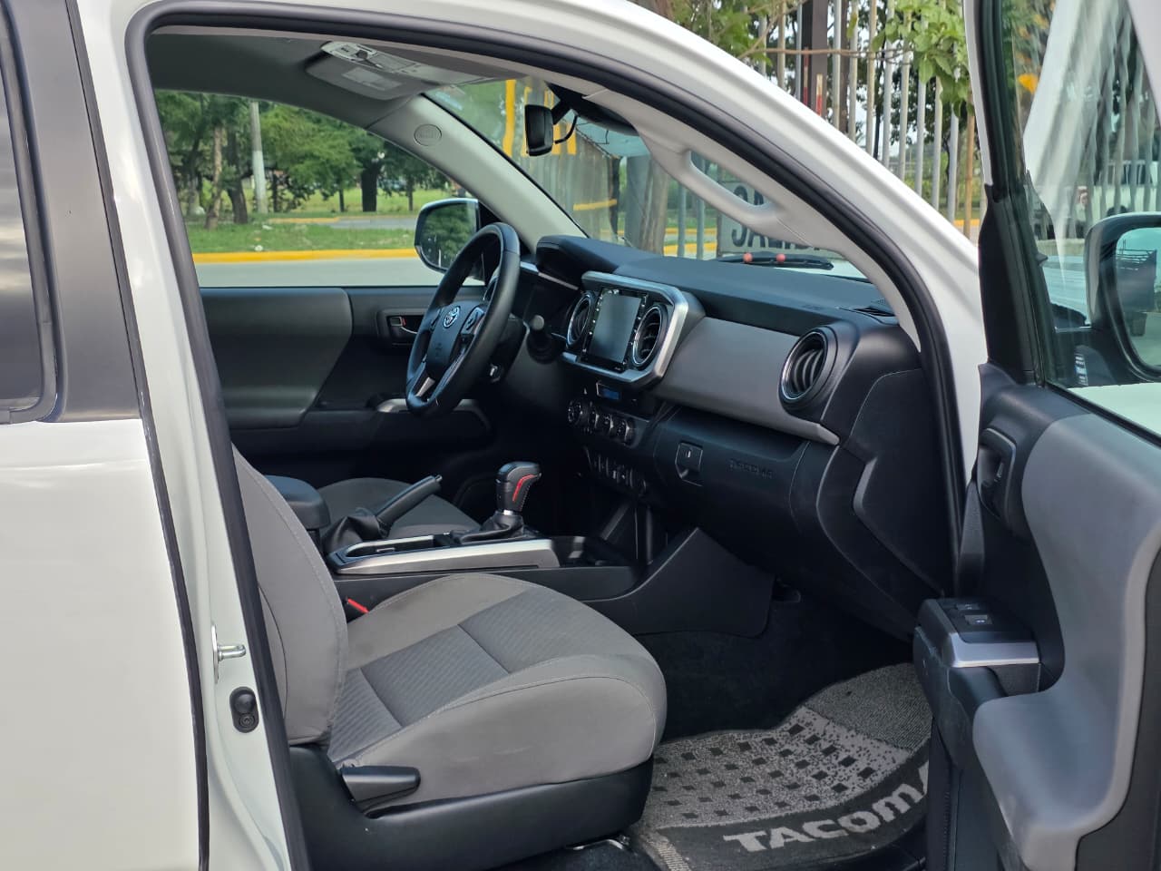 Toyota Tacoma SR5 2023 - foto 2