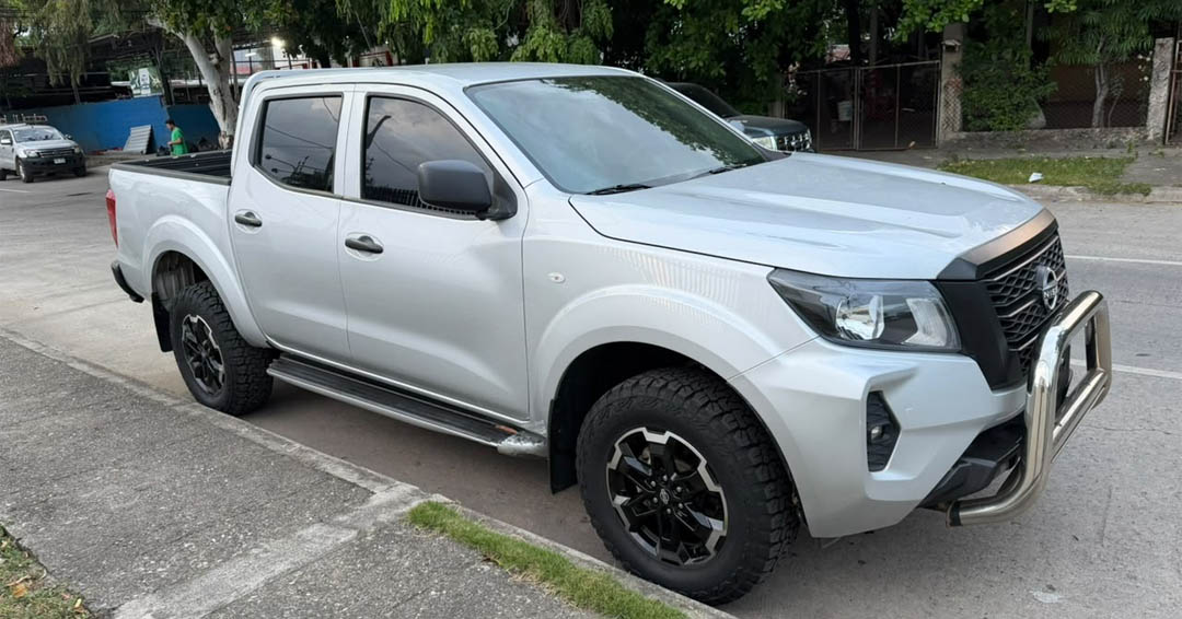 Nissan NP300 2025