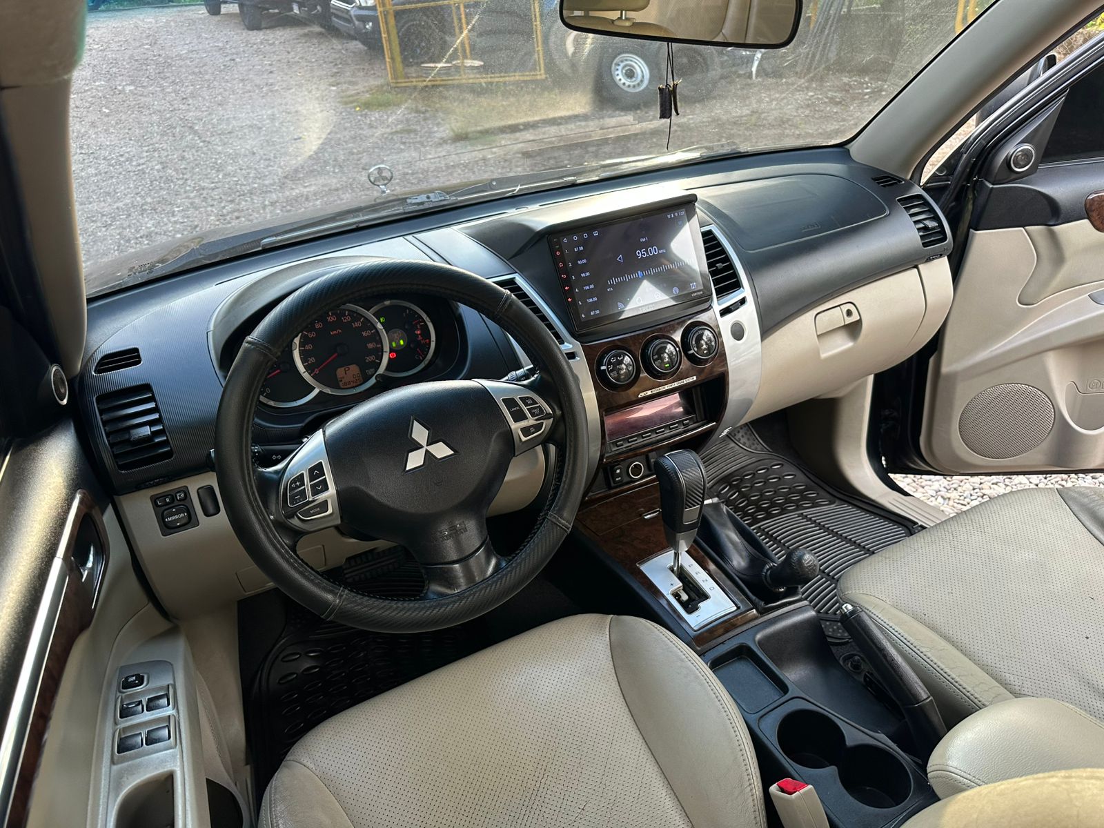 Mitsubishi Nativa 4x4 2011 - foto 2