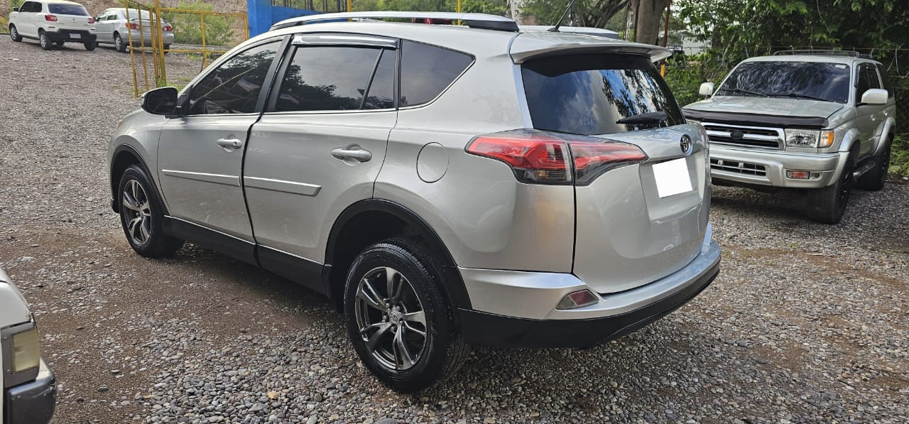Toyota RAV4 2017 - foto 4