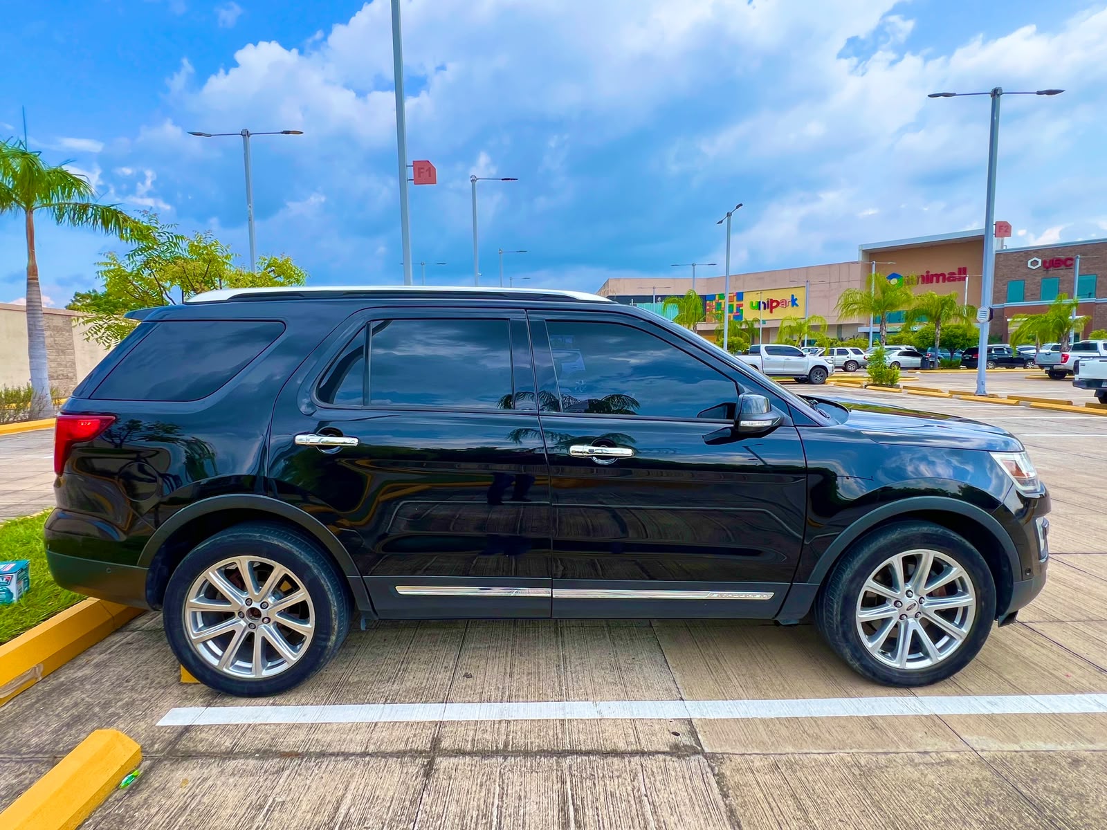 Ford Explorer Limited 2017 - foto 2