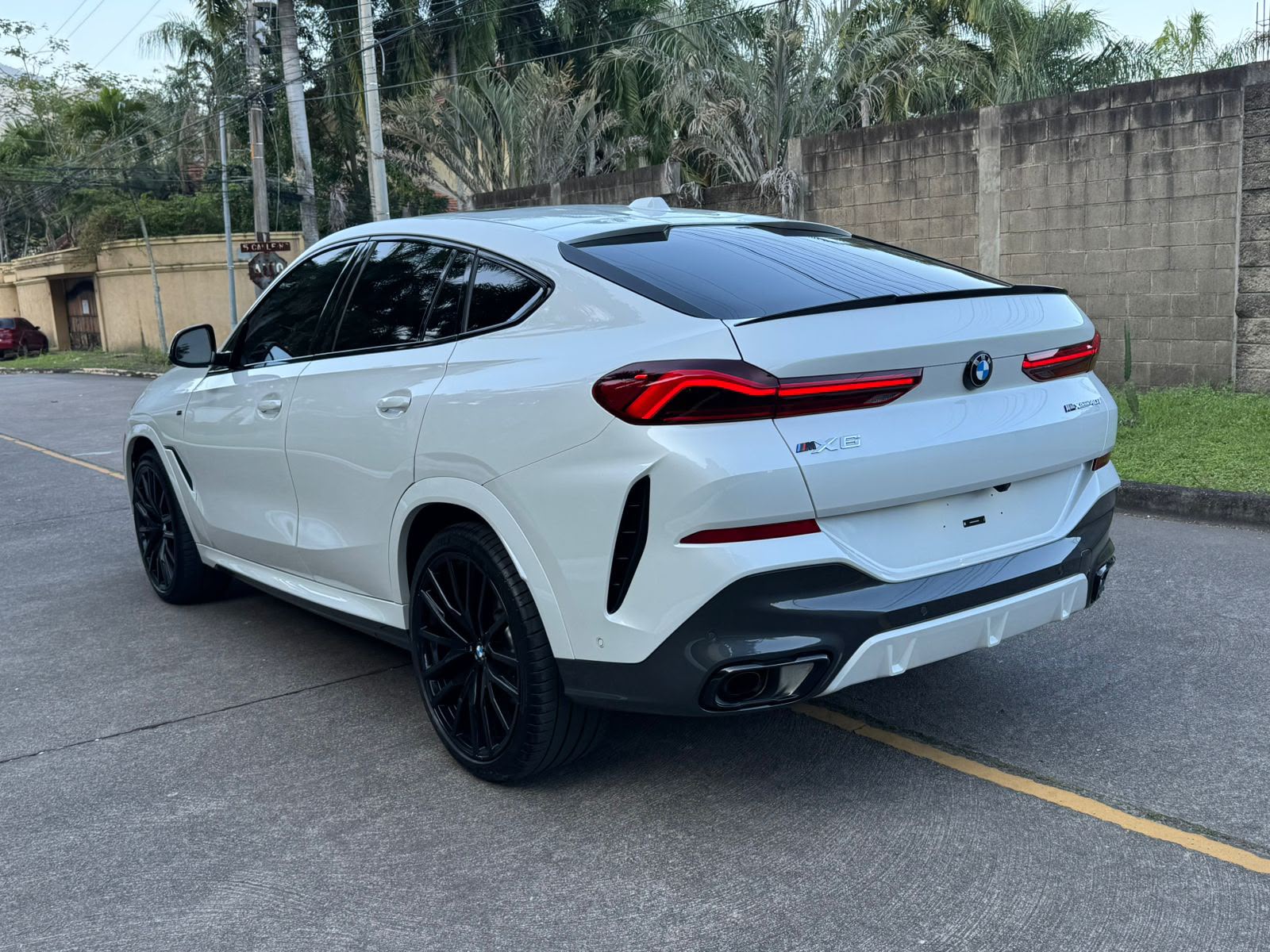 BMW X6 M 2025 - foto 2