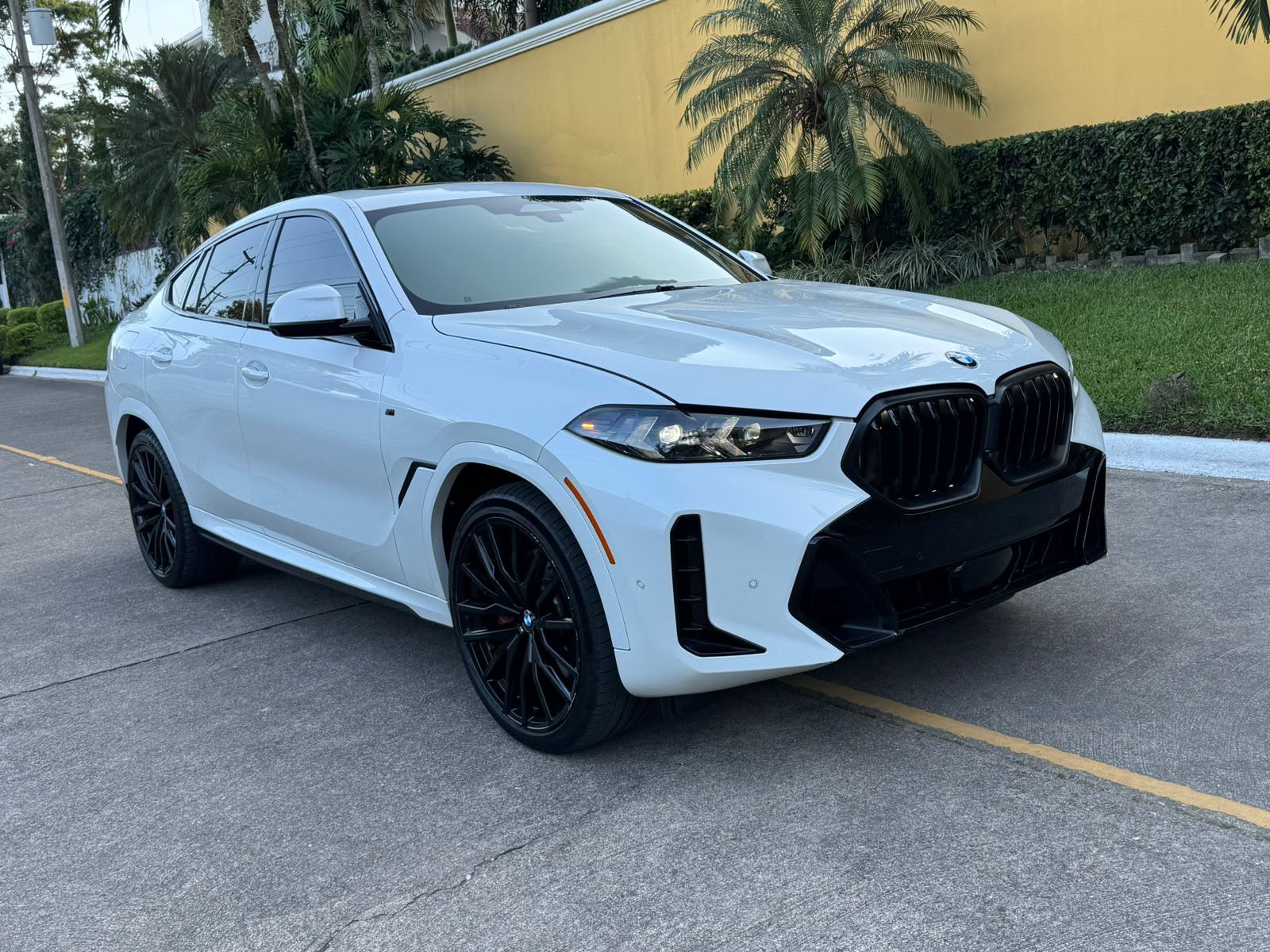 BMW X6 M 2025 - foto 4