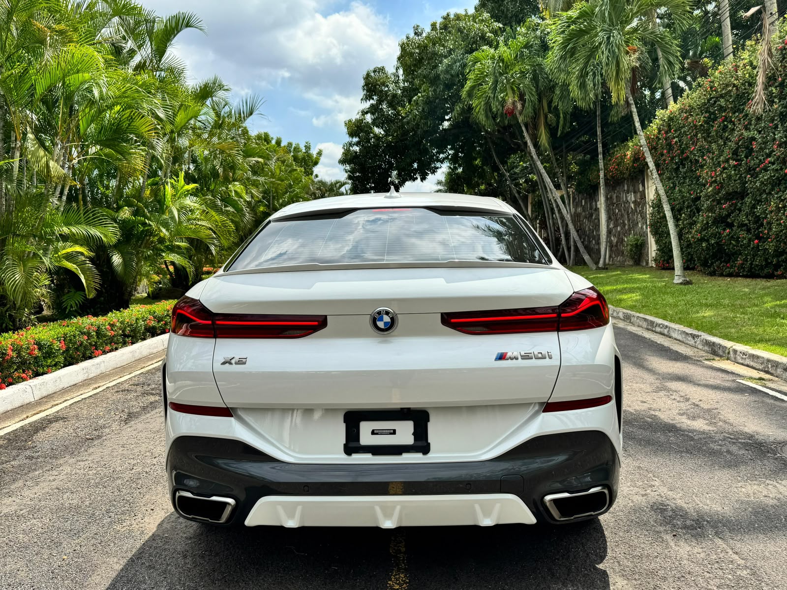 BMW X6 M50i 2022 - foto 3