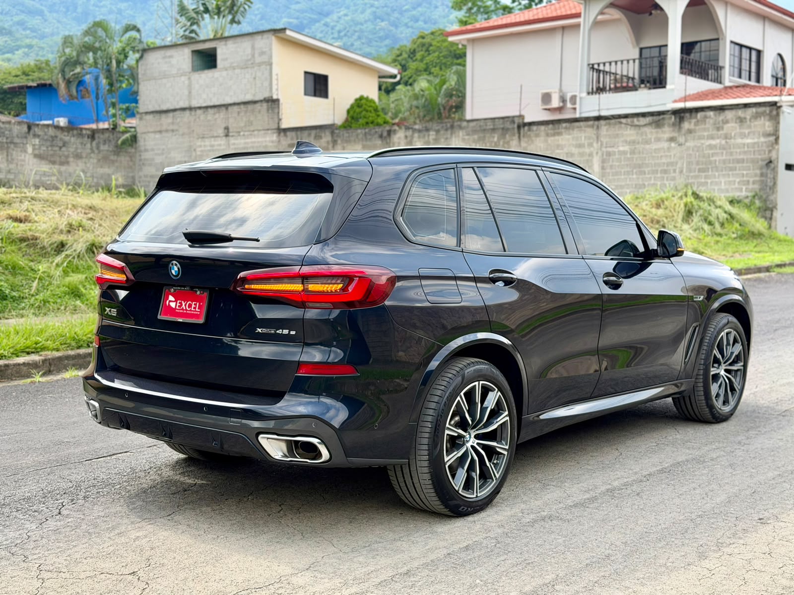 BMW X5  XDrive45E 2023 - foto 3