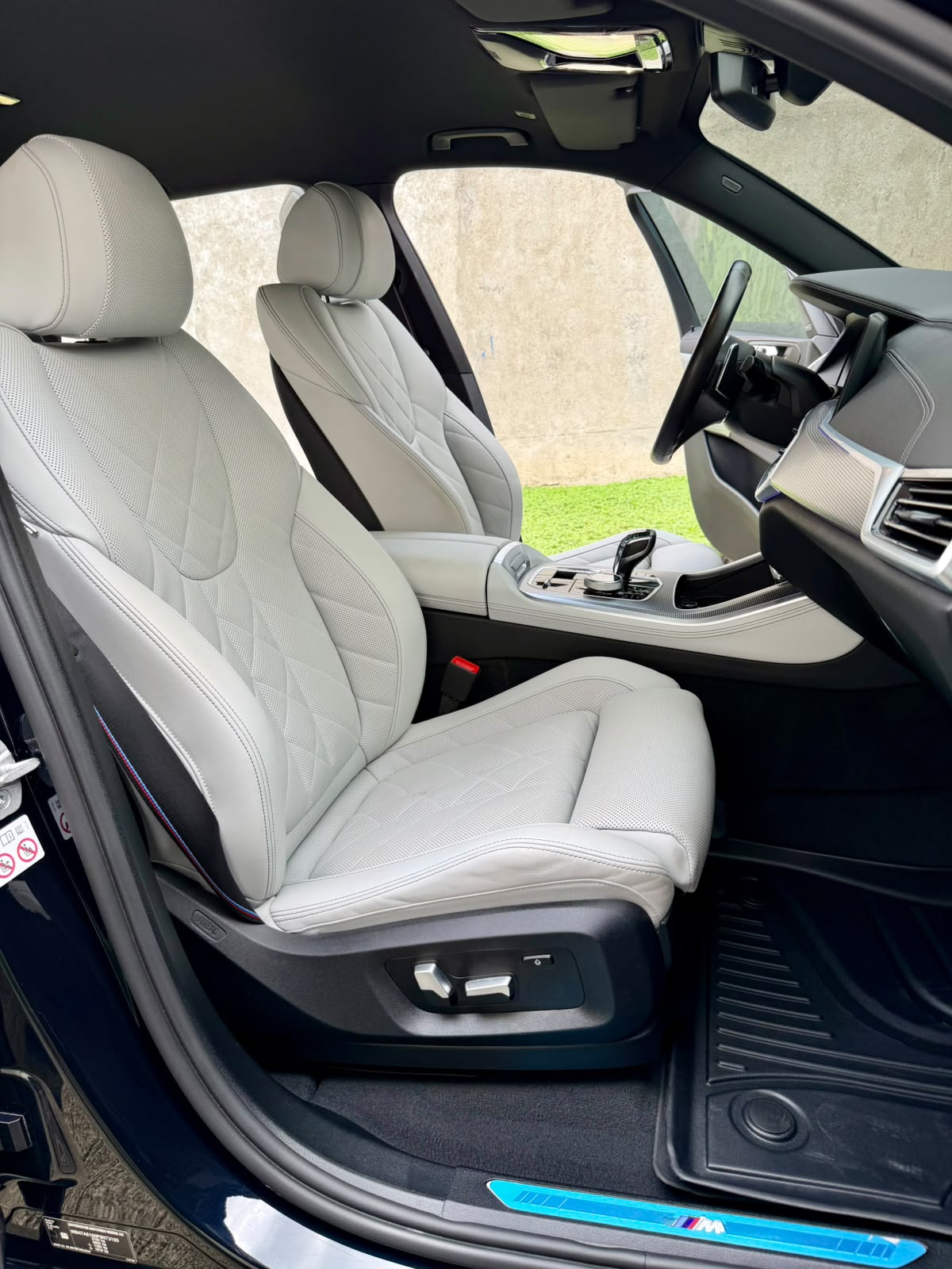 BMW X5  XDrive45E 2023 - foto 6