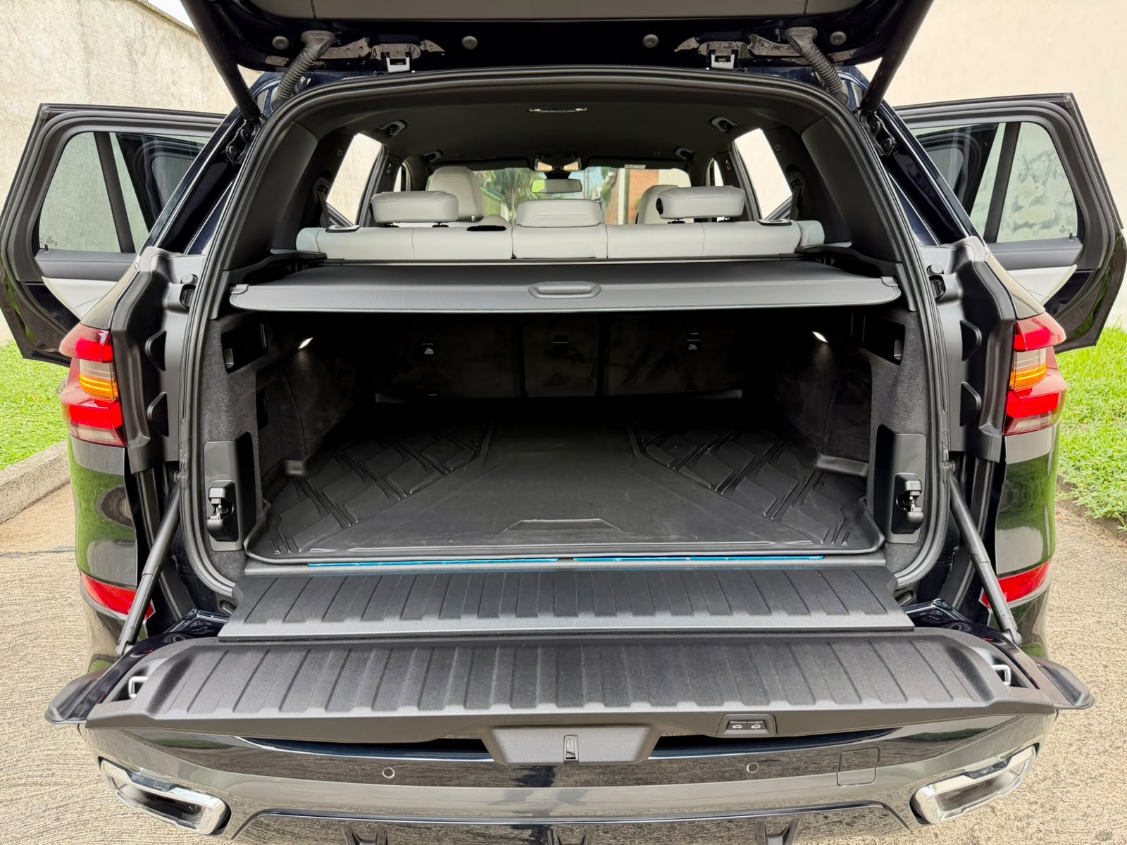 BMW X5  XDrive45E 2023 - foto 7