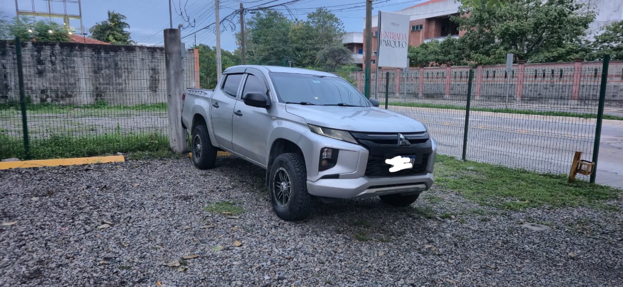 Mitsubishi L200 2021